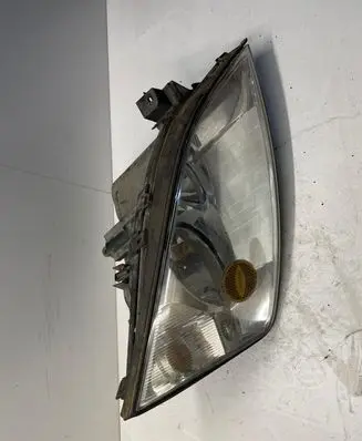 Ford Mondeo Mk III Headlight/headlamp 0301174604