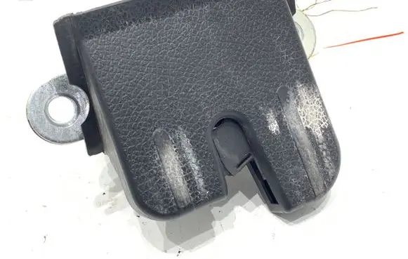 Volkswagen Golf V Tailgate exterior lock 5M0827505E