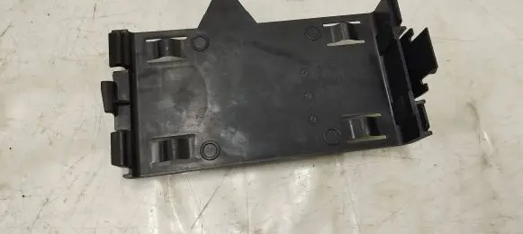 Mercedes-Benz A W176 Intercooler pipe mounting bracket A1330900040