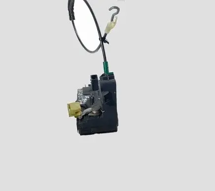 Opel Astra H Front door lock 13105937