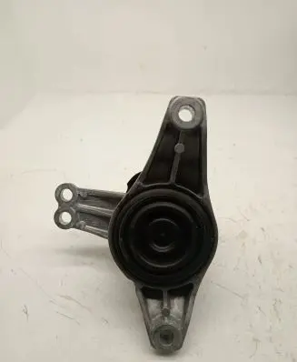 KIA Sorento IV Engine mount bracket 21815L1200