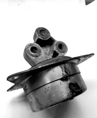 Opel Signum Engine mounting bracket 9156928