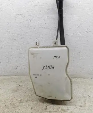 BMW 2 F46 Windshield washer fluid reservoir/tank 7331418