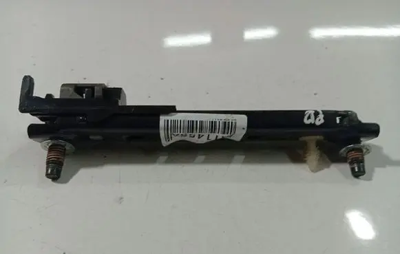 Opel Astra J Seat belt adjustment rail D00863
