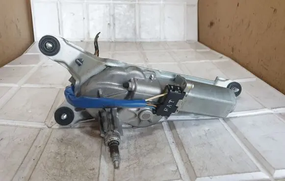 Hyundai i20 (PB PBT) Rear window wiper motor 987101J000 035111560