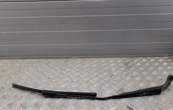 Audi A3 S3 8V Front wiper blade arm 8V1955408B