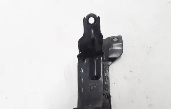Volvo V60 Radiator mount bracket 31261931