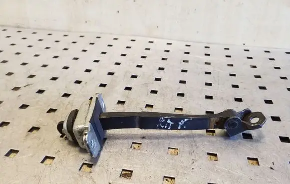 Chevrolet Captiva Front door check strap stopper