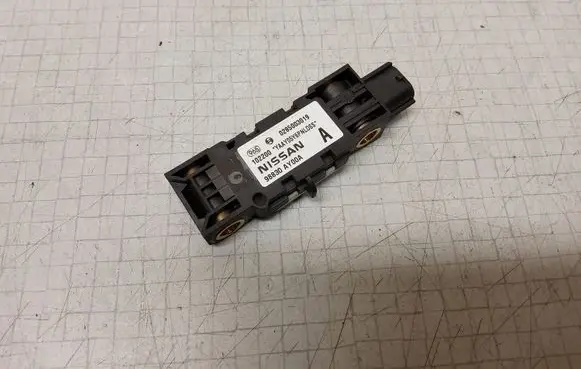 Nissan Almera N16 Airbag deployment crash/impact sensor 0285003019