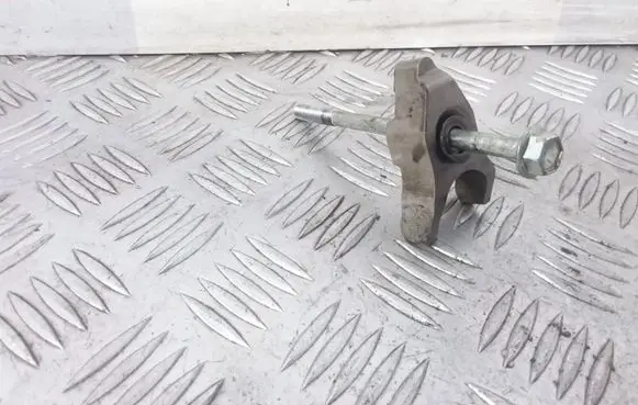 Toyota Corolla Verso E121 Fuel Injector clamp holder