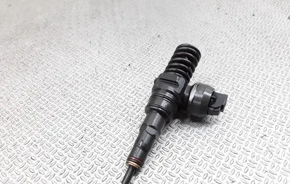 Seat Ibiza III (6L) Fuel injector 045130073T