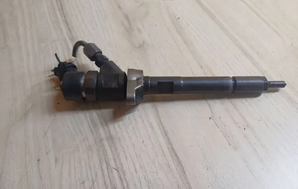 Volvo S40 Fuel injector 0445110259