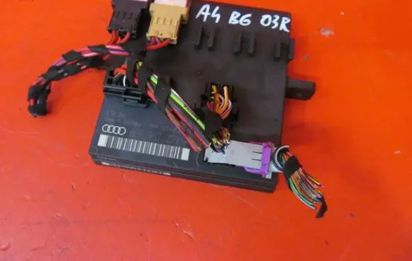 Audi A4 S4 B6 8E 8H Central body control module 8E0907279F