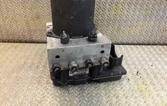 BMW 5 E60 E61 ABS Pump 6768550 0265950408