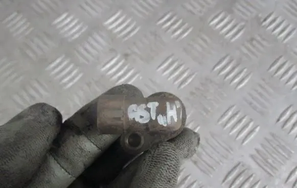 Opel Astra H Nuts/bolts 