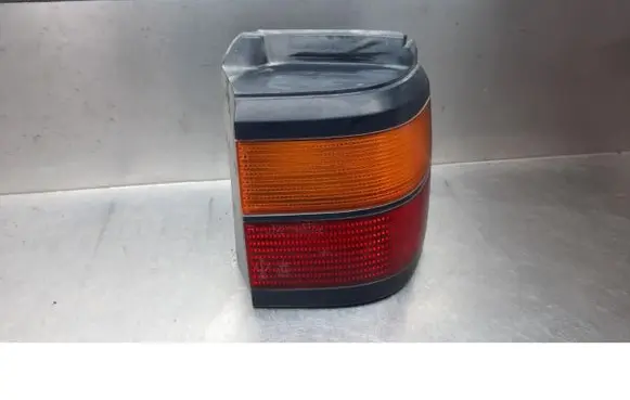 Volkswagen PASSAT B3 Rear/tail lights 333945112