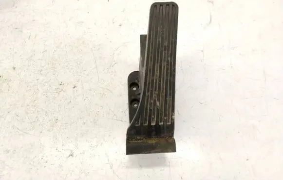 Mercedes-Benz E W212 Accelerator throttle pedal A2043000004