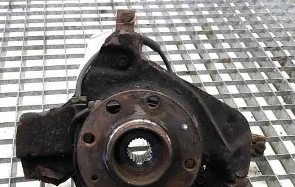 Front wheel hub spindle knuckle