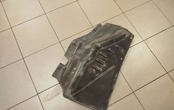 Volkswagen Transporter - Caravelle T5 Engine splash shield/under tray 7h0825207k 7h0825207