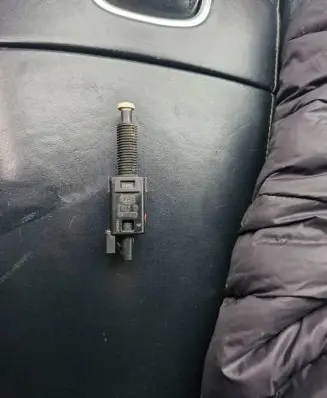 Audi A6 S6 C5 4B Brake pedal sensor switch 811907