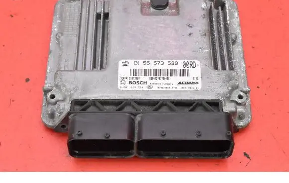 Opel Insignia A Engine control unit/module ECU 55573539