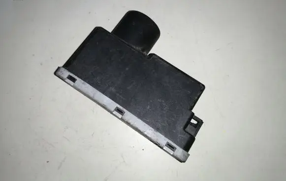 Volkswagen Golf III Central locking vacuum pump 1H0962257