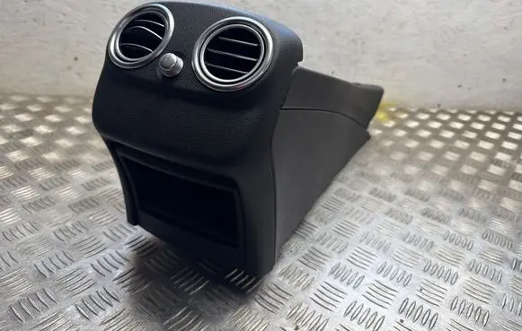Mercedes-Benz C AMG W205 Center console 1259954