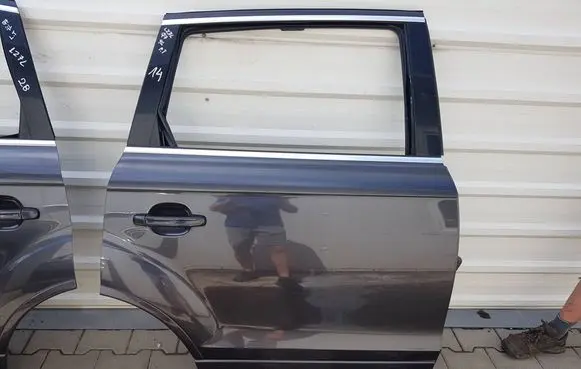 Audi Q7 4L Rear door