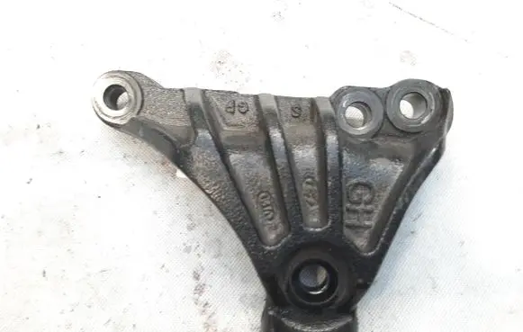 KIA Sportage Engine mounting bracket 21825-CH000