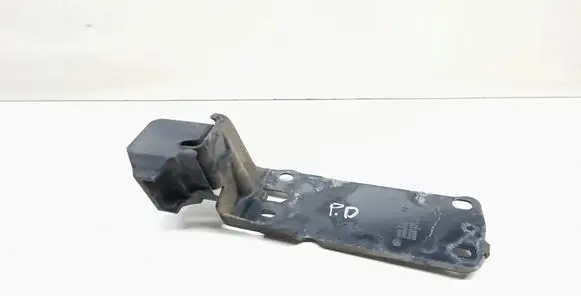 BMW 3 E90 E91 Radiator mount bracket 7117812 51647117812