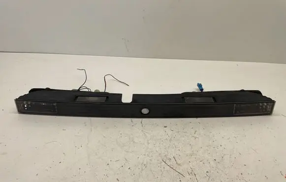 BMW 7 E65 E66 Trunk door license plate light bar 6908711