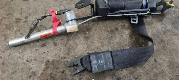 Volvo S60 Front seatbelt 30661908