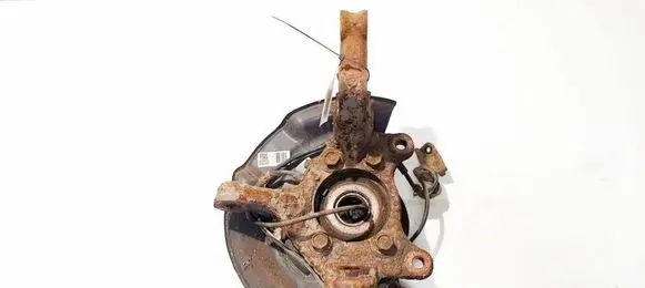 Toyota Auris 150 Front wheel hub 