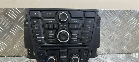 Head unit multimedia control