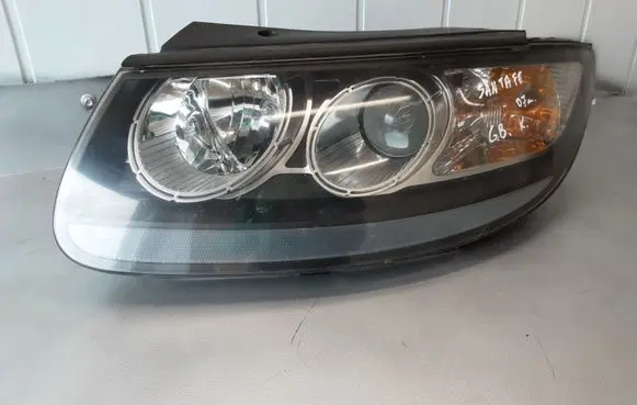 Hyundai Santa Fe Headlight/headlamp 921012BXXX