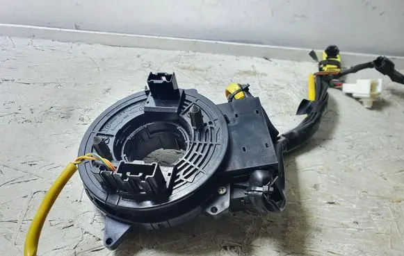 Subaru Outback Airbag slip ring squib (SRS ring) 27546AG010