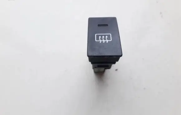 Hyundai Matrix Windscreen/window heater switch 9371017000 93710-17000