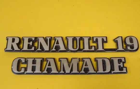 Renault 19 Manufacturers badge/model letters 