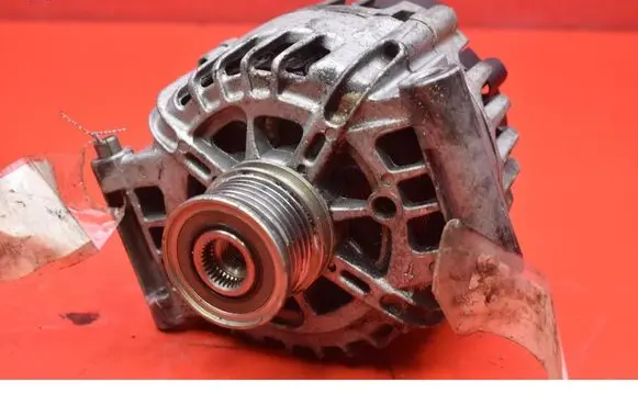 Citroen C4 II Generator/alternator 96669980