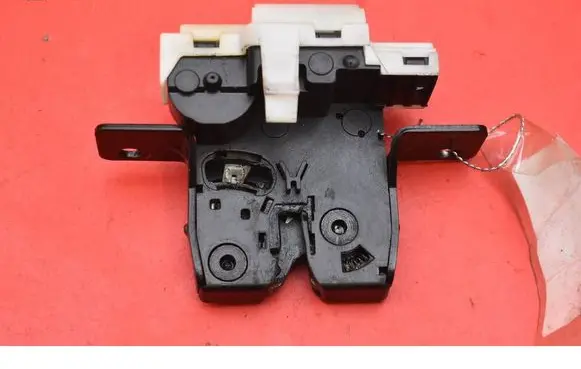 Renault Megane II Tailgate/trunk/boot lock/catch/latch 8200076240