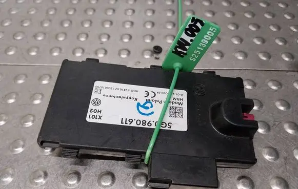 Volkswagen Golf VII Aerial antenna amplifier 5G0980611