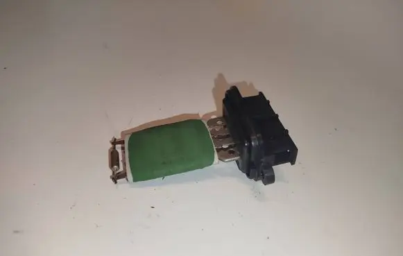 Renault Twingo III Heater blower motor/fan resistor 