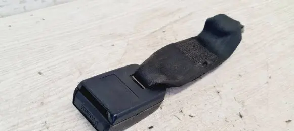 Mitsubishi Space Star Middle seatbelt buckle (rear) 