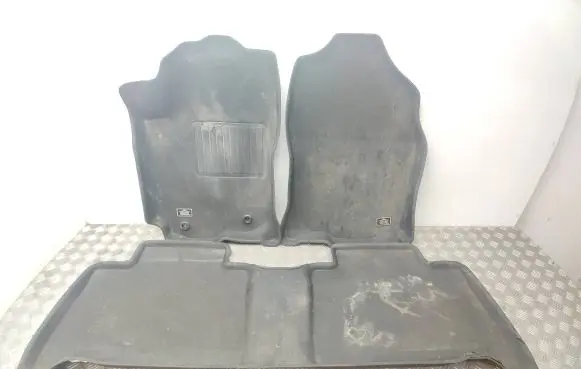 Toyota RAV 4 (XA40) Car floor mat set 