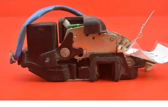 KIA Sorento Rear door lock