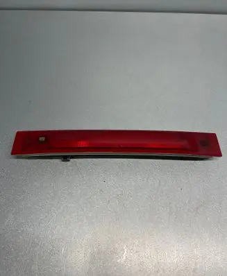 Volvo XC90 Third/center stoplight ---