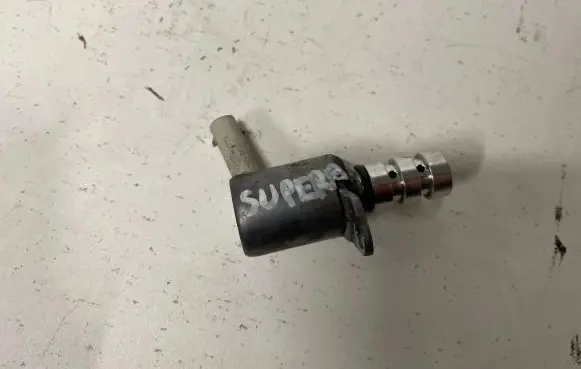 Skoda Superb B8 (3V) Camshaft vanos timing valve 06K115243R