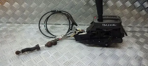 Nissan X-Trail T30 Gear selector/shifter in gearbox 