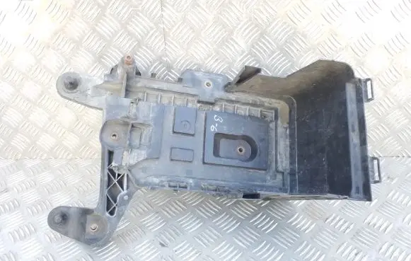 Volkswagen PASSAT B6 Battery tray 1K0915333