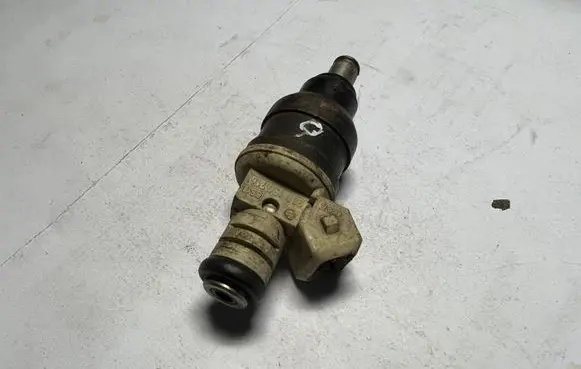 BMW 5 E34 Fuel injector 0280150716